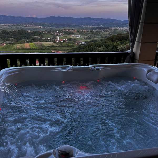 "Relax with view" Holiday House, Relax with View - Holiday House with sauna and jacuzzi, Remetinec, Croatia Novi Marof